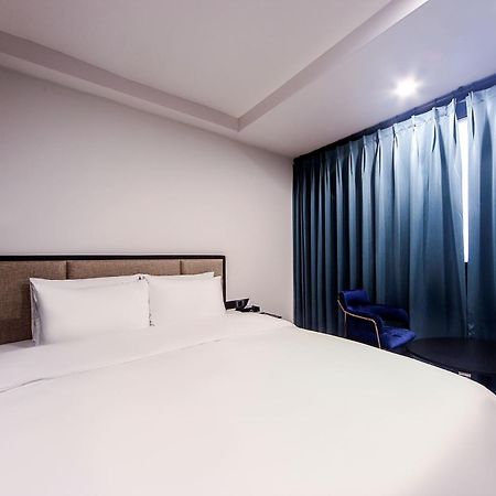 온나 호텔 대연동 부산 Daeyeon Onna Hotel Daeyeon Busan Buitenkant foto