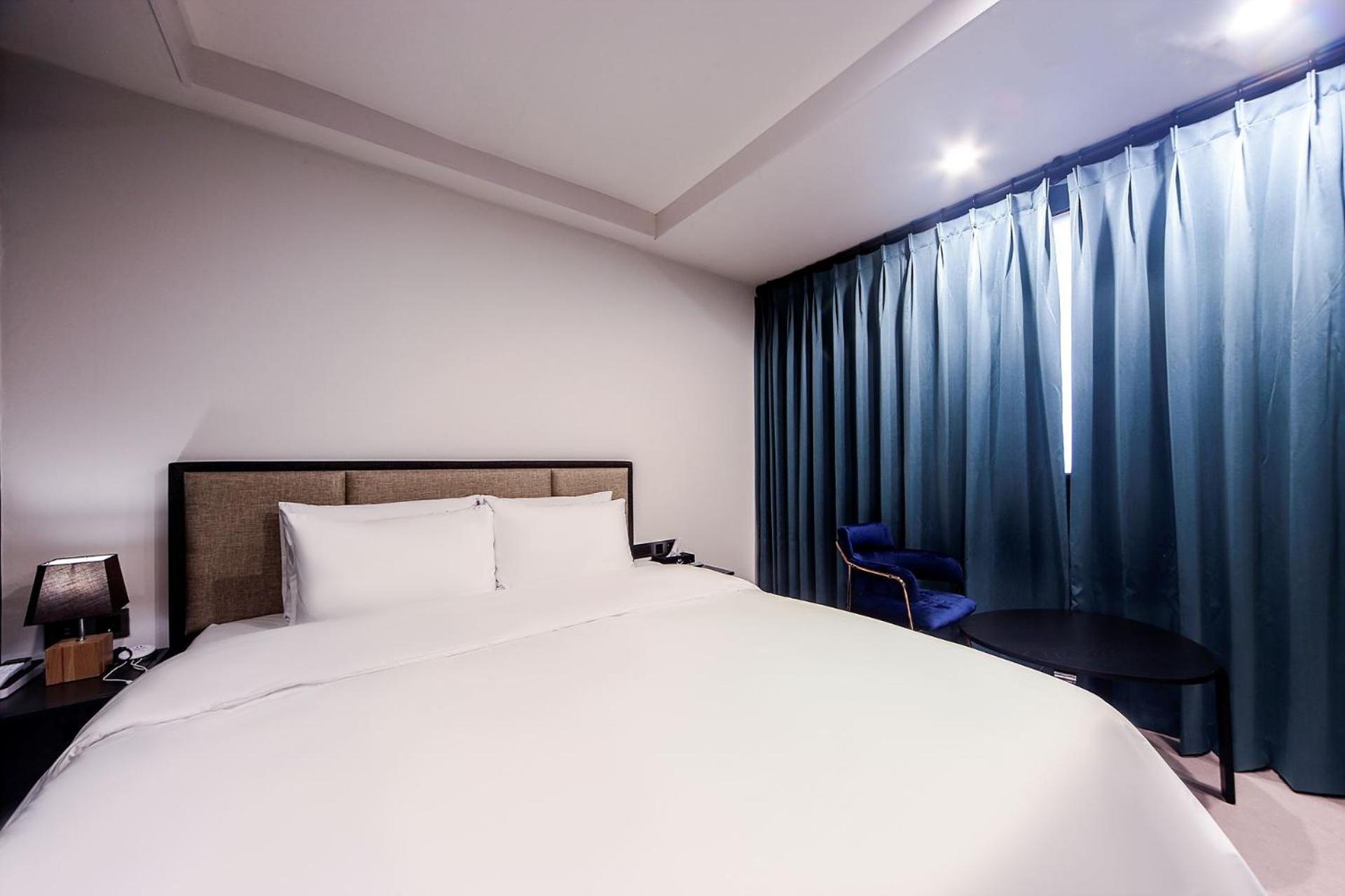 온나 호텔 대연동 부산 Daeyeon Onna Hotel Daeyeon Busan Buitenkant foto